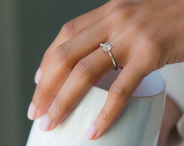 2000s' simple solitaire engagement ring