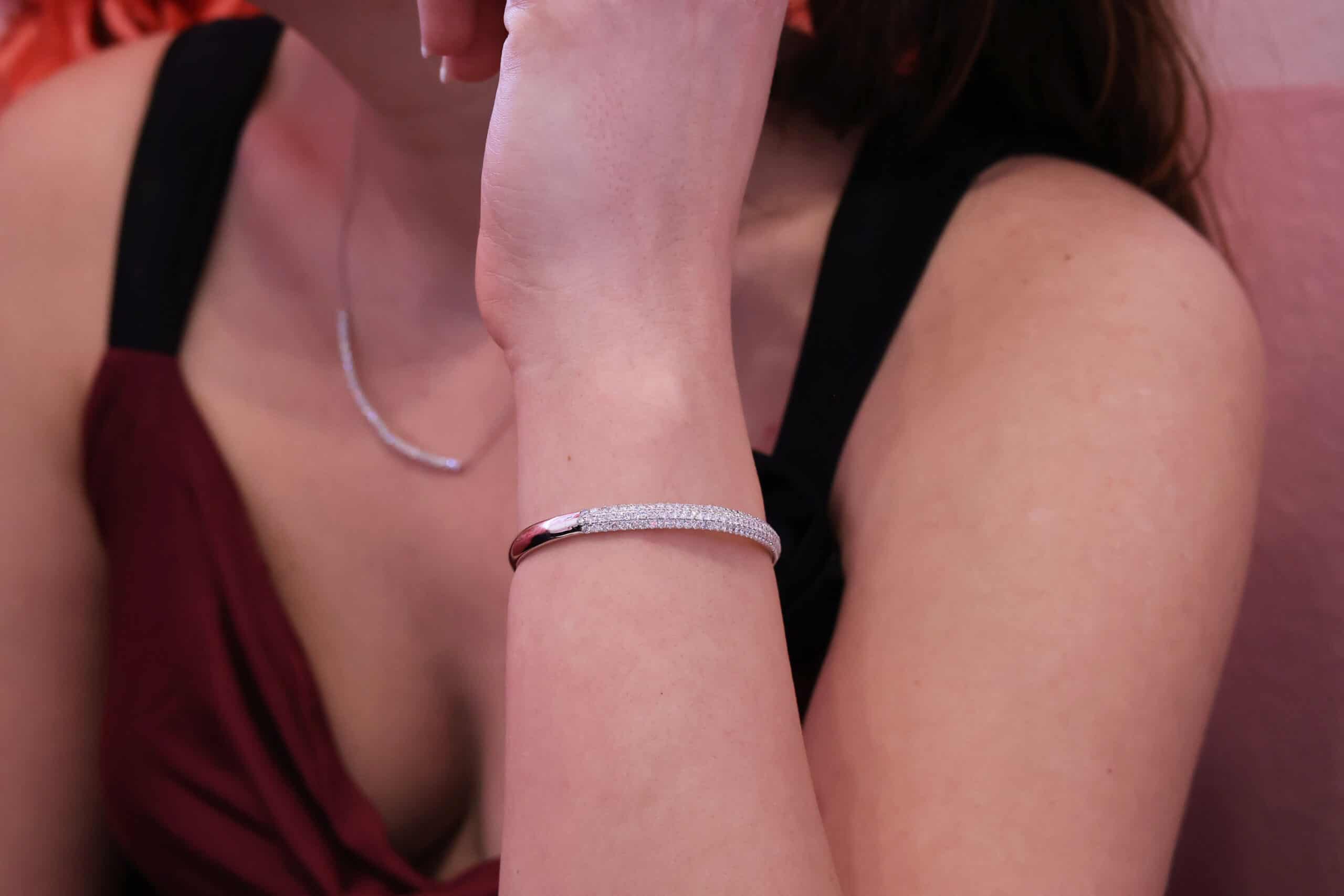 18K gold Diamond Rollover Bangle Bracelet