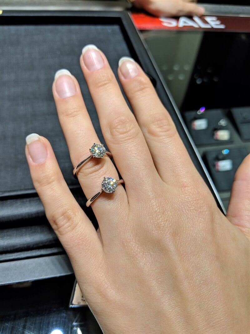 diamond-rings-at-chow-tai-fook-macau