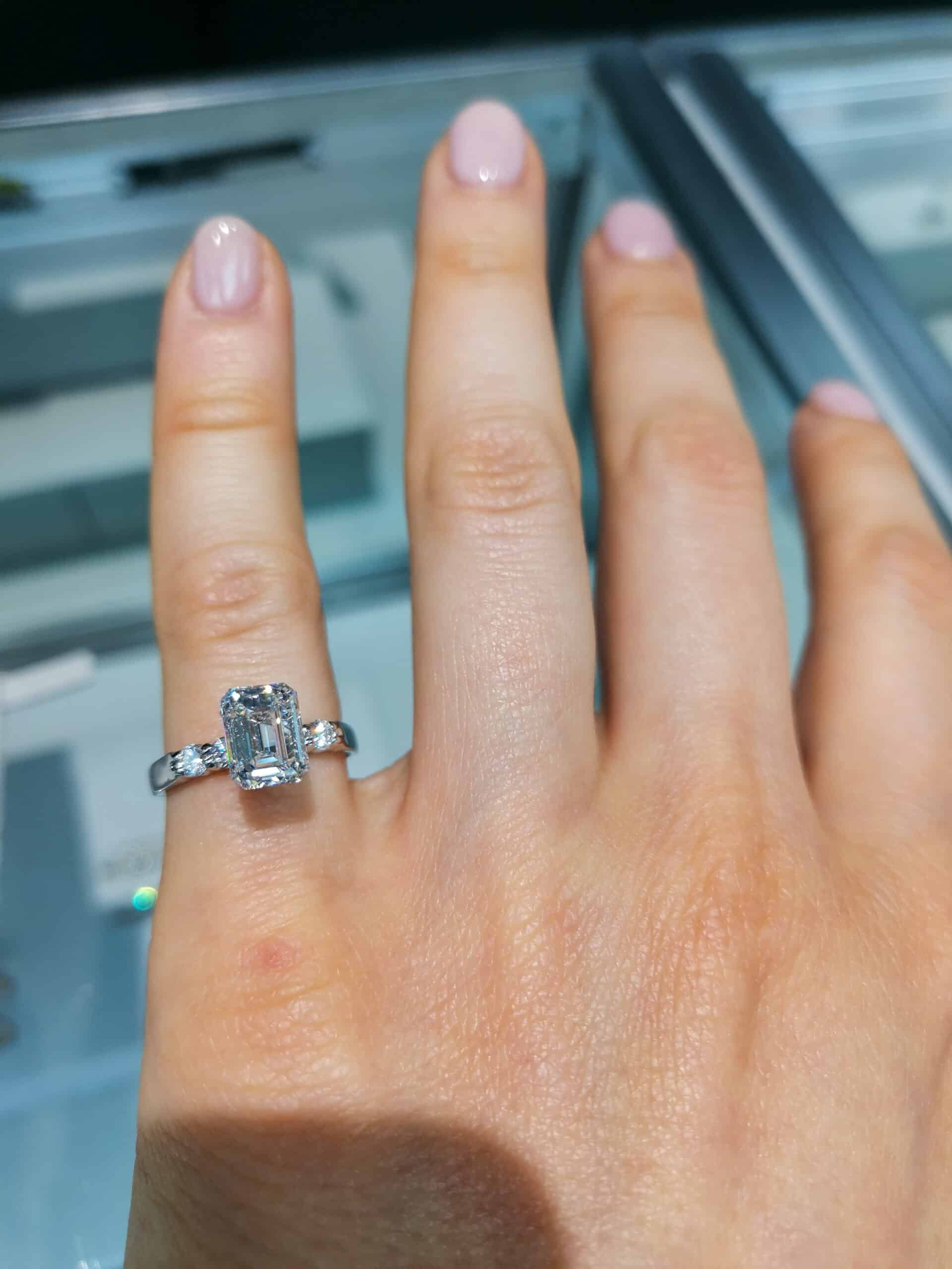 2ct Emerlad from Shane Co.